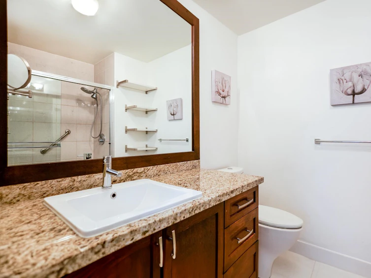 305-1468 St. Andrews Avenue, North Vancouver, BC, V7L 0A8 - 8