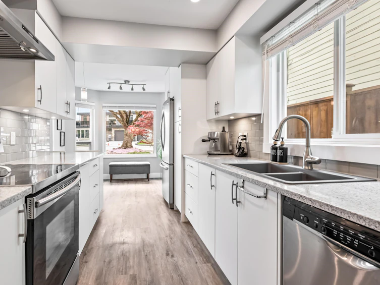 15063 98 Avenue, Surrey, BC, V3R 5W9 - 4
