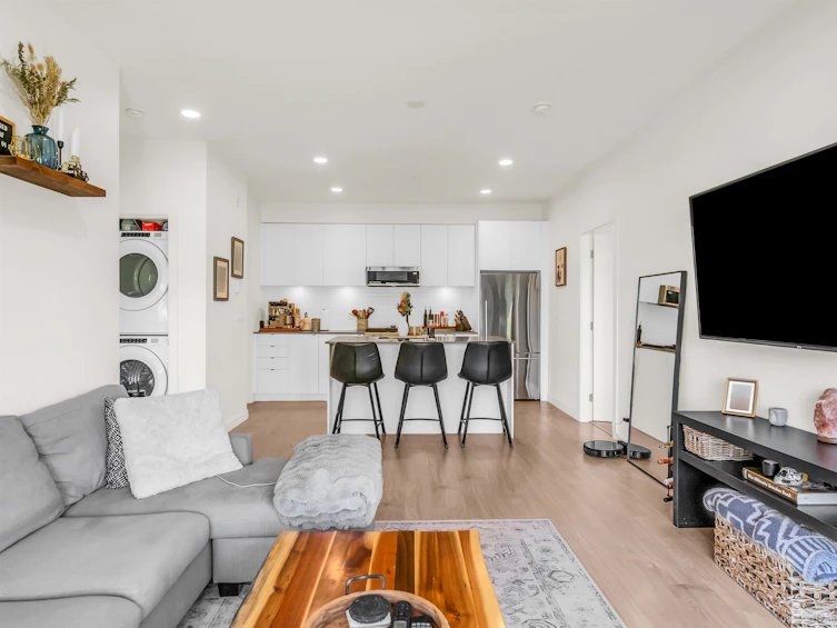 218-2345 Rindall Avenue, Port Coquitlam, BC, V3C 1V3 - 2