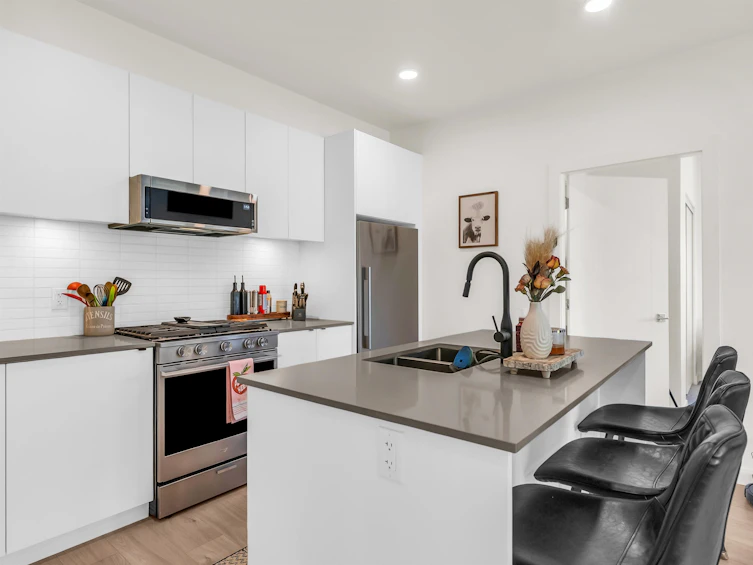 218-2345 Rindall Avenue, Port Coquitlam, BC, V3C 1V3 - 4