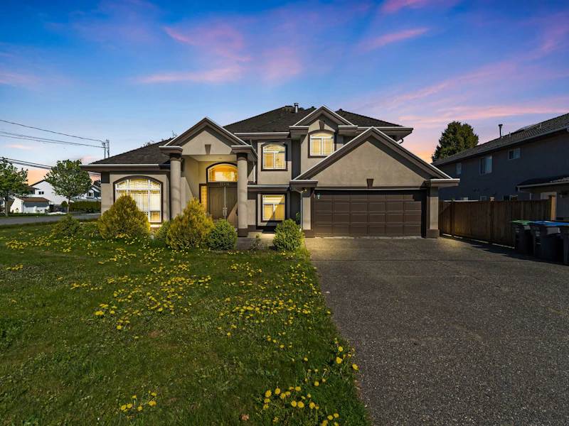 12114 98th Avenue, Surrey BC V3V 2J8