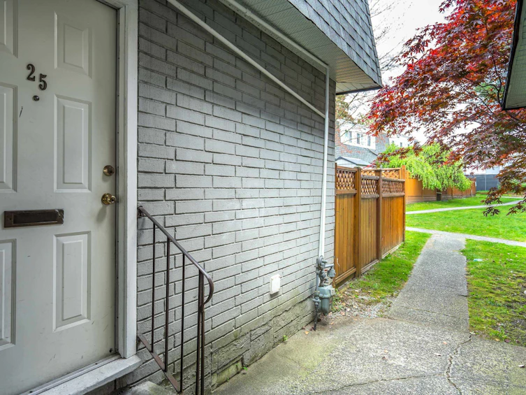 25-21555 Dewdney Trunk Road, Maple Ridge, BC, V2X 3G5 - 2