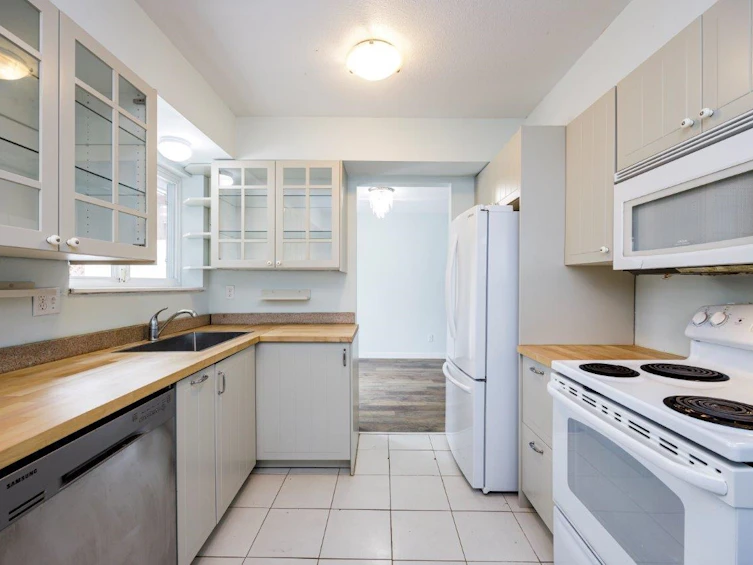 1373 Lynn Valley Road, North Vancouver, BC, V7J 2A7 - 6