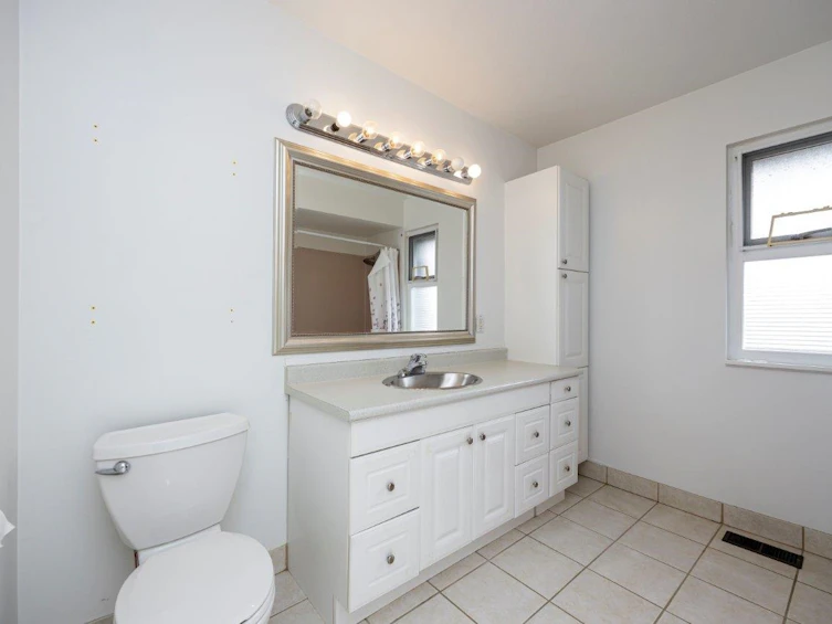 1373 Lynn Valley Road, North Vancouver, BC, V7J 2A7 - 22