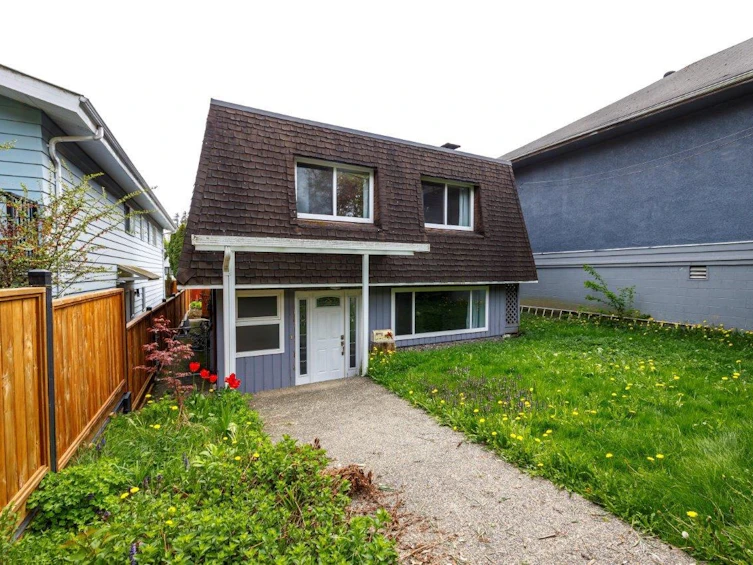 1373 Lynn Valley Road, North Vancouver, BC, V7J 2A7 - 30