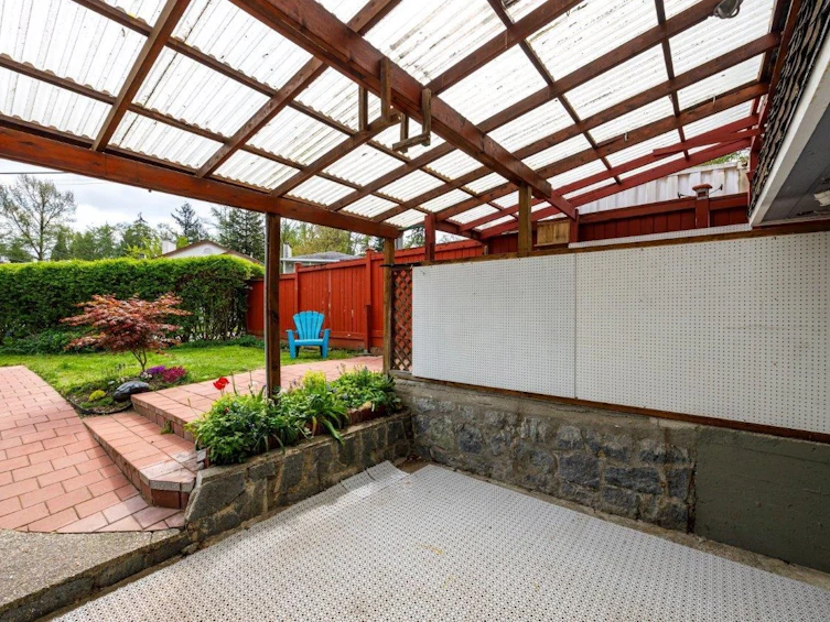 1373 Lynn Valley Road, North Vancouver, BC, V7J 2A7 - 23