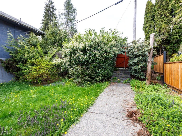 1373 Lynn Valley Road, North Vancouver, BC, V7J 2A7 - 29