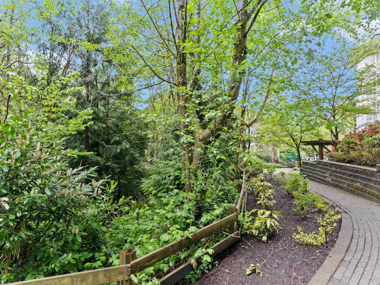 304-2958 Silver Springs Boulevard, Coquitlam, BC, V3E 3R9 - 27