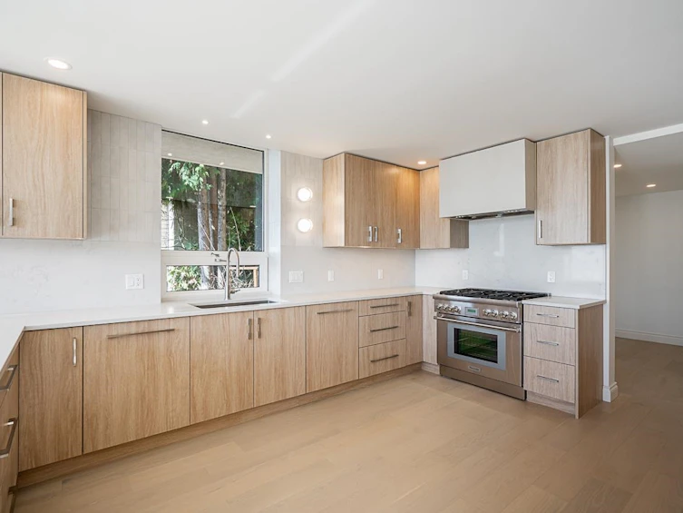 101-15050 Prospect Avenue, Surrey, BC, V4B 2B4 - 10