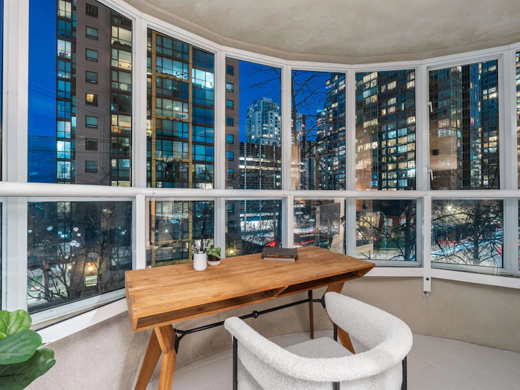 101-717 Jervis Street, Vancouver, BC, V6E 4L5 - 19