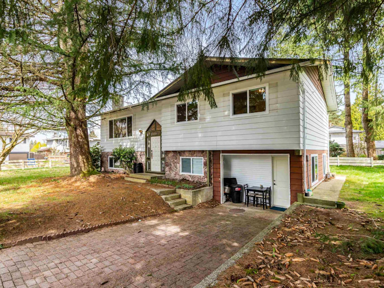 21099 Berry Avenue, Maple Ridge, BC, V2X 7V3 - 2