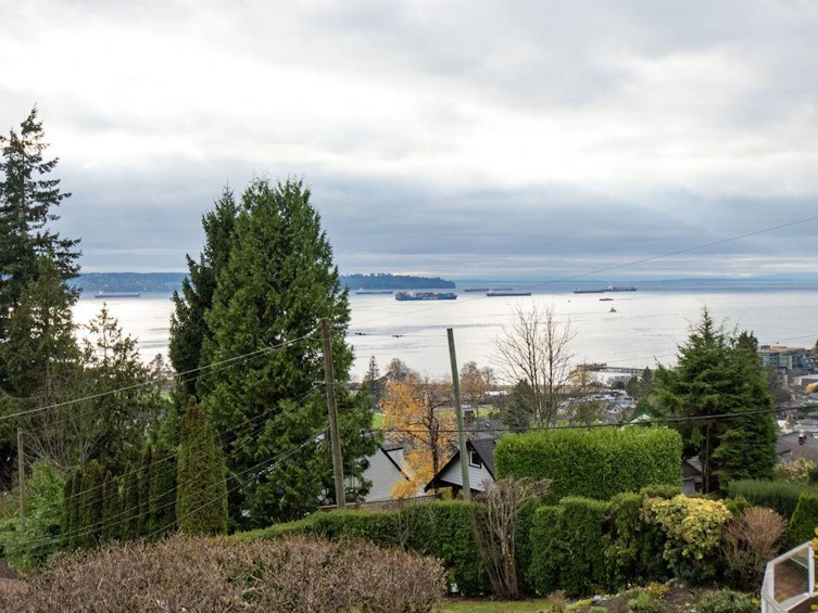 986 Esquimalt Avenue, West Vancouver, BC, V7T 1J8 - 3