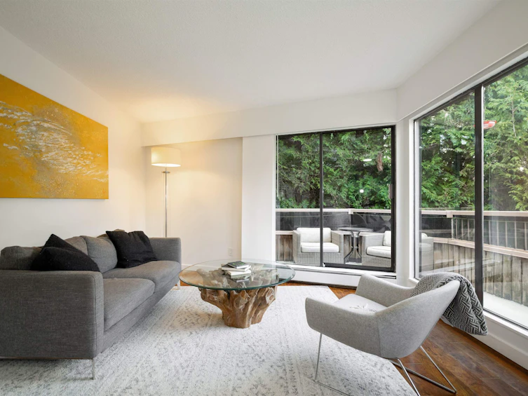 304-2190 W 8 Avenue, Vancouver, BC, V6K 2A4 - 2
