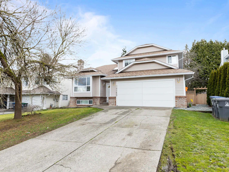 14269 89a Avenue, Surrey, BC, V3V 7T1