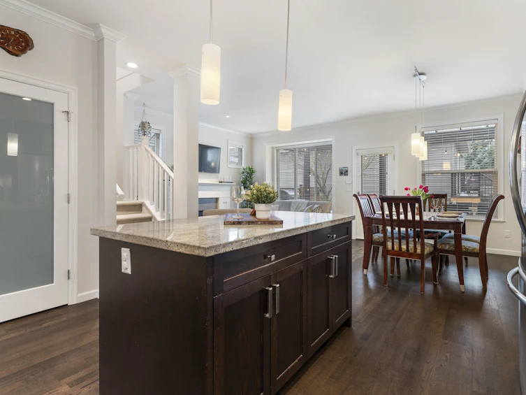 6855 208a Street, Langley, BC, V2Y 0G2 - 4
