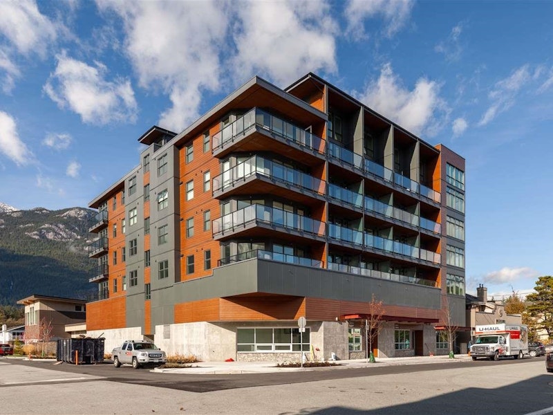 401 - 38013 Third Avenue, Squamish BC