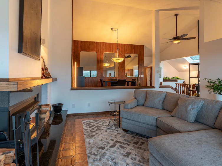 8-5746 Marine Way, Sechelt, BC, V7Z 0L8 - 5