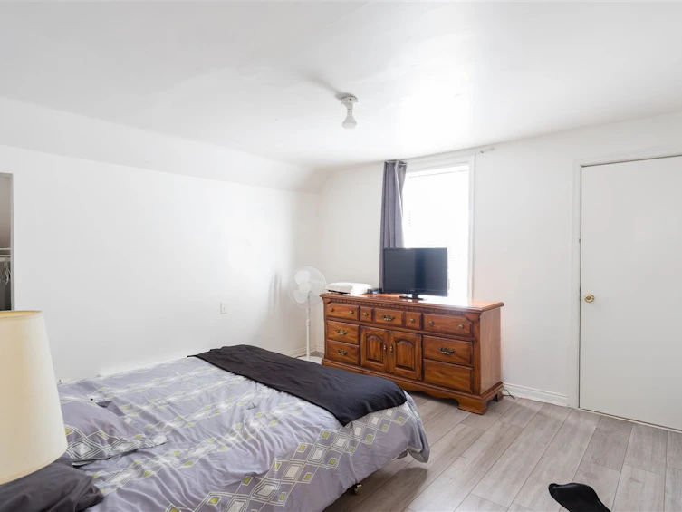 5195 Ruby Street, Vancouver, BC, V5R 4K4 - 6