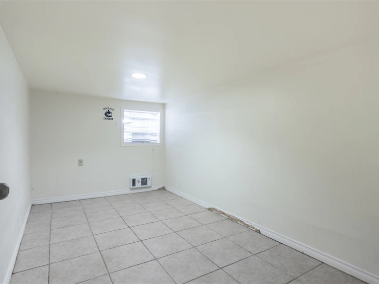 5195 Ruby Street, Vancouver, BC, V5R 4K4 - 13
