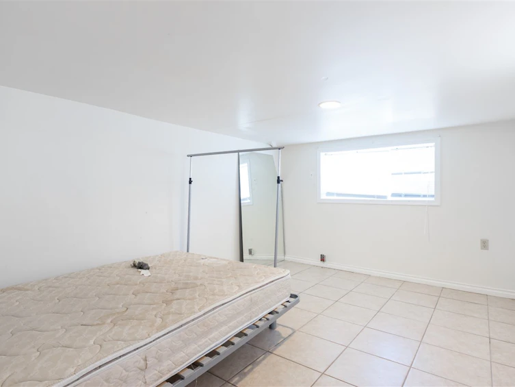 5195 Ruby Street, Vancouver, BC, V5R 4K4 - 12
