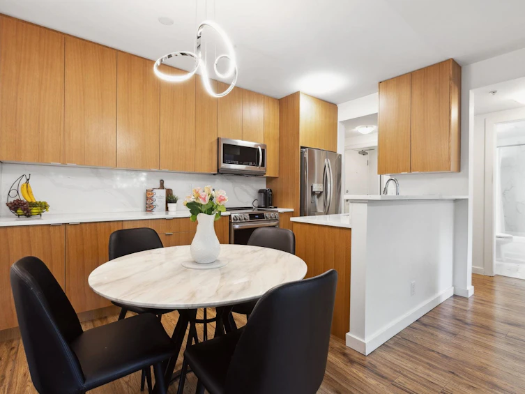 110-1033 St. Georges Avenue, North Vancouver, BC, V7L 3H5 - 3