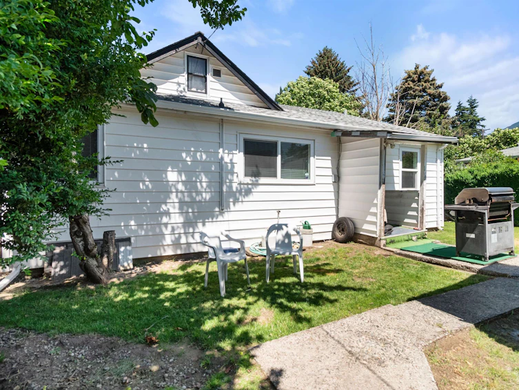 514 Commission Street, Hope, BC, V0X 1L0 - 2