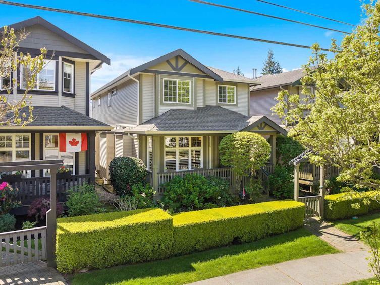 12942 16th Avenue, Surrey, BC, V4A 1N7 - 2