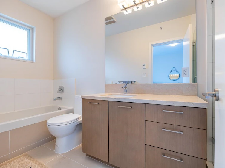 TH11-271 Francis Way, New Westminster, BC, V3L 0H2 - 27