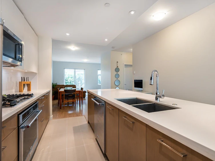 TH11-271 Francis Way, New Westminster, BC, V3L 0H2 - 11