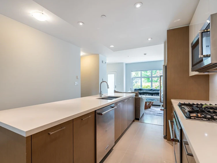 TH11-271 Francis Way, New Westminster, BC, V3L 0H2 - 12