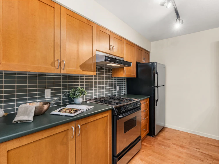 211-2161 W 12th Avenue, Vancouver, BC, V6K 4S7 - 9