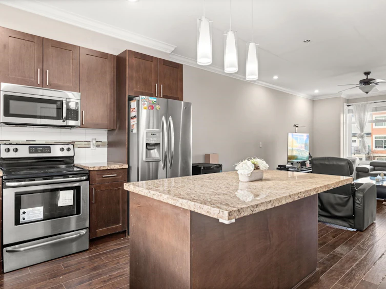 12-12092 70 Avenue, Surrey, BC, V3W 1A6 - 12
