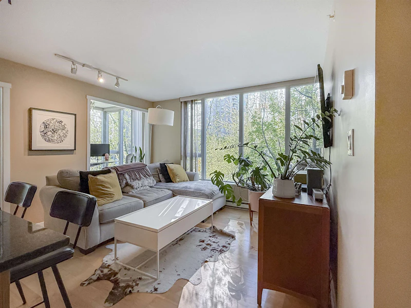 302 - 1010 Richards Street, Vancouver BC V6B 1G2