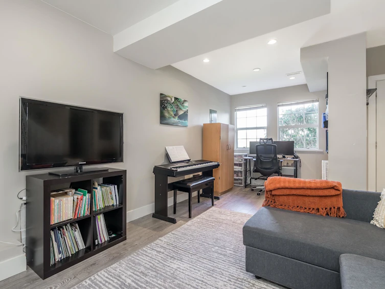 8863 212b Street, Langley, BC, V1M 2E2 - 9