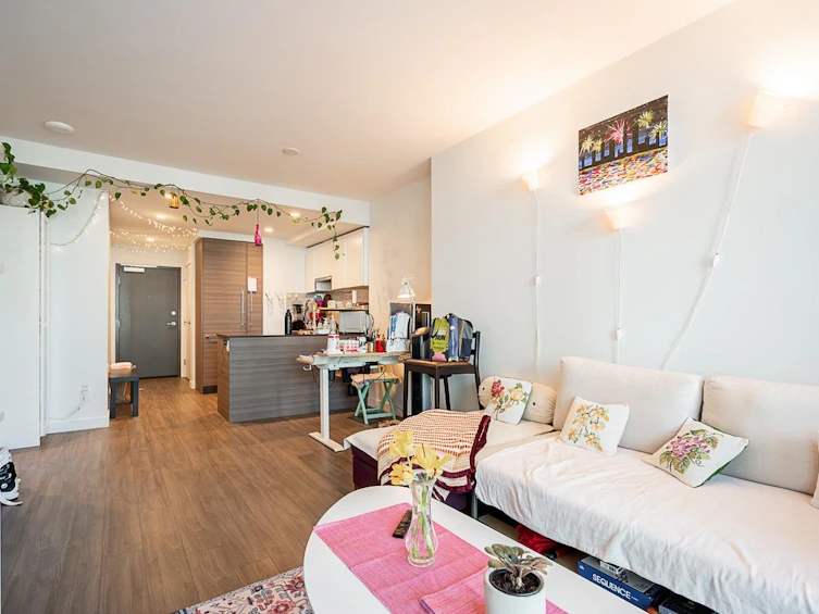 608-13655 Fraser Highway, Surrey, BC, V3T 0P8 - 13