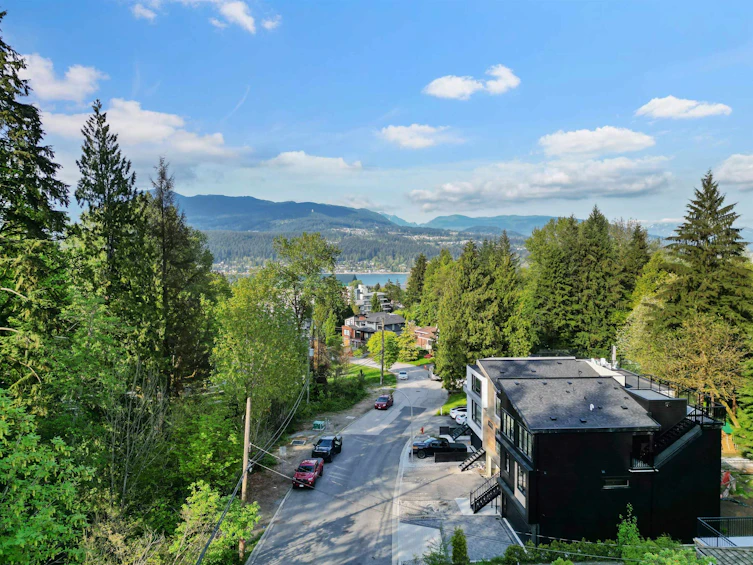986 Seaforth Way, Port Moody, BC, V3H 1P3 - 3