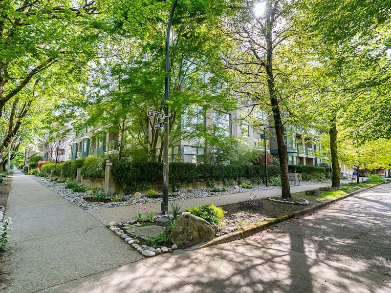 407 - 2028 W 11th Avenue, Vancouver BC V6J 2C9