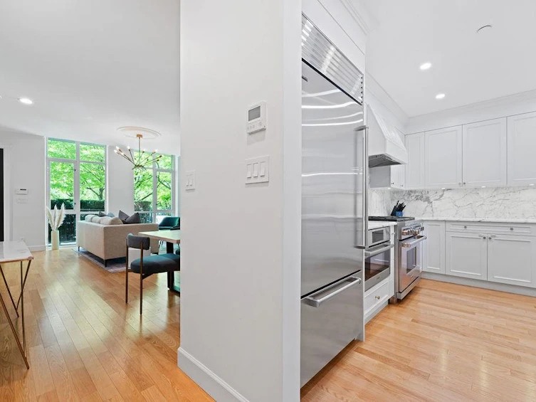 471 Beach Crescent, Vancouver, BC, V6Z 3B9 - 5