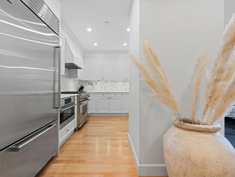 471 Beach Crescent, Vancouver, BC, V6Z 3B9 - 8