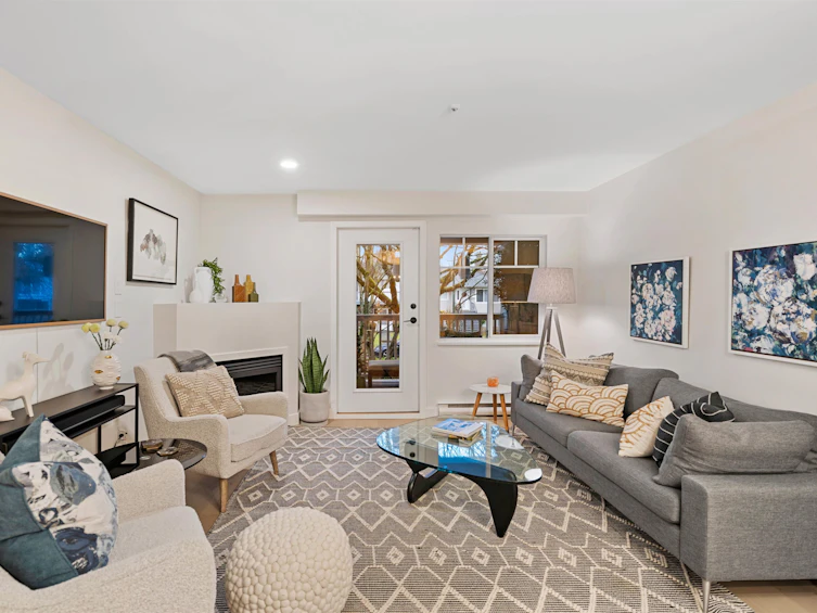 2422 E 8th Avenue, Vancouver, BC, V5M 4V4 - 3