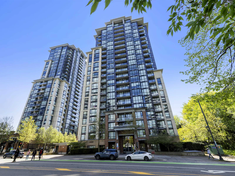 803 - 13380 108th Avenue, Surrey BC V3T 0E7