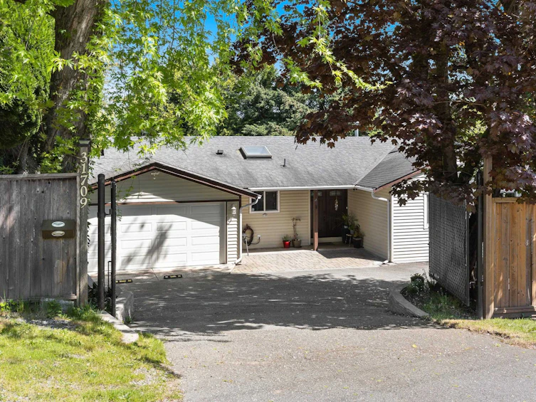 31709 Old Yale Road, Abbotsford, BC, V2T 2B6 - 4