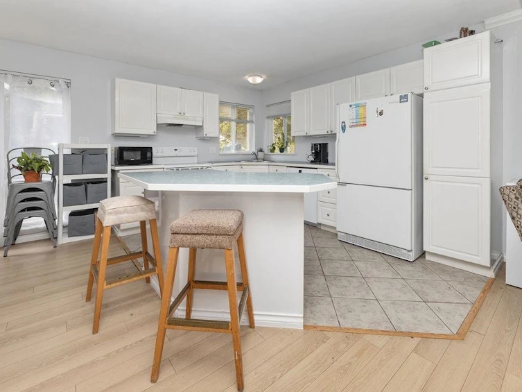 4385 Marble Road, Sechelt, BC, V7Z 0B1 - 13