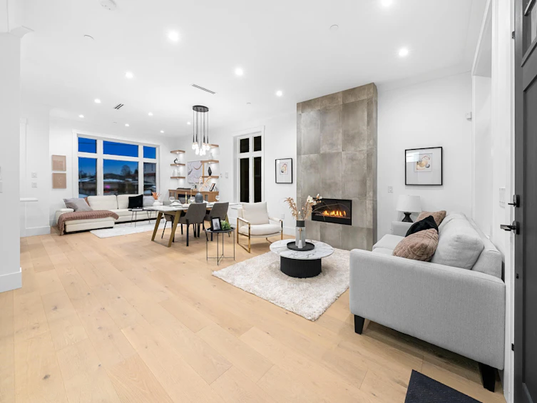 4990 Sherbrooke Street, Vancouver, BC, V5W 3M2 - 2