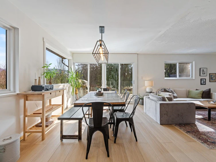 1110 Deep Cove Road, North Vancouver, BC, V7G 1S3 - 2