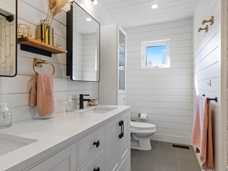 1110 Deep Cove Road, North Vancouver, BC, V7G 1S3 - 10