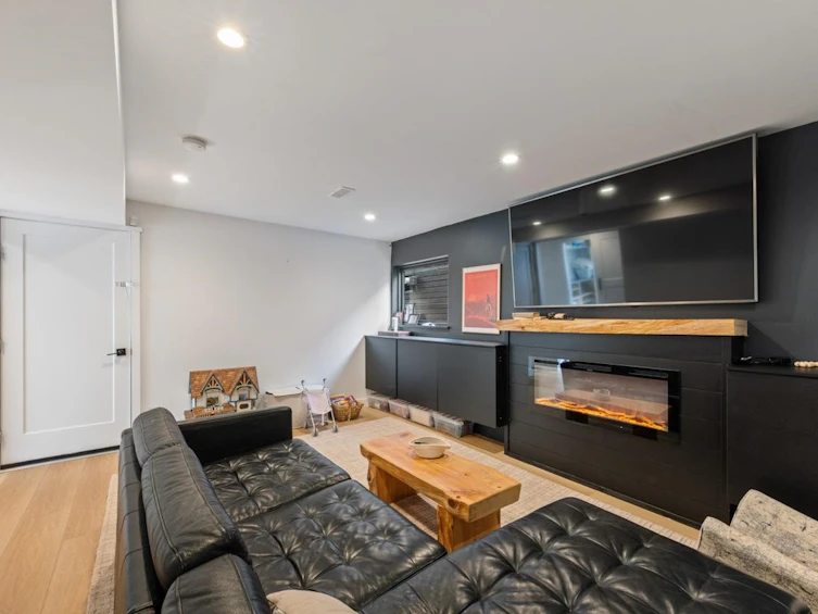 1110 Deep Cove Road, North Vancouver, BC, V7G 1S3 - 19