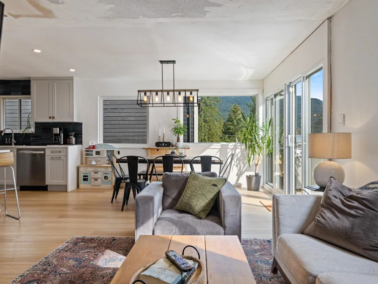 1110 Deep Cove Road, North Vancouver, BC, V7G 1S3 - 4