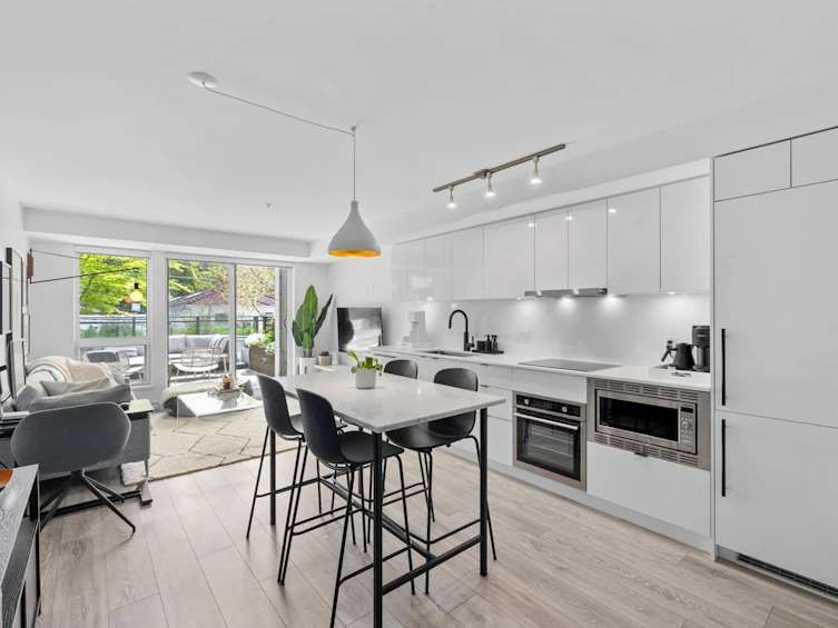 204-630 E Broadway Street, Vancouver, BC, V5T 0J1 - 12