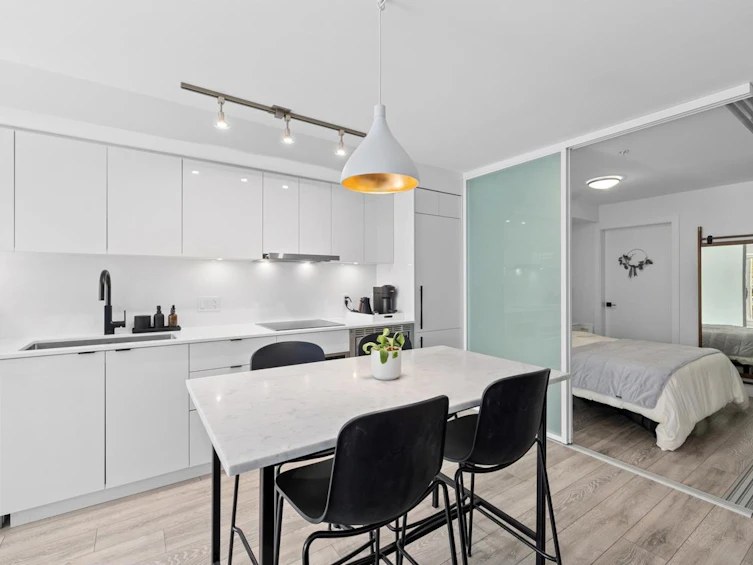 204-630 E Broadway Street, Vancouver, BC, V5T 0J1 - 9